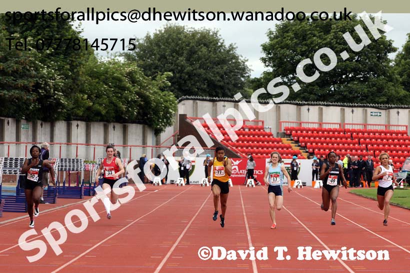 Senior girls 100 metres, English Schools Track and Field. Photo: David T. Hewitson/Sports for All Pics
